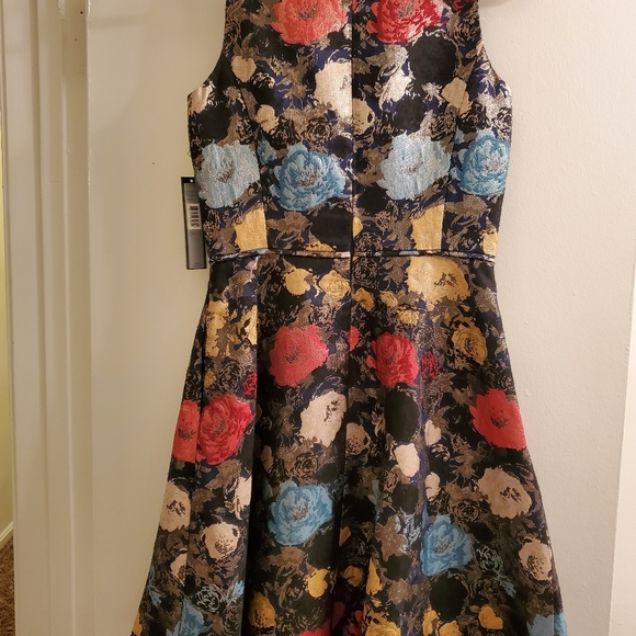 Tahari Women's Floral Print Sleeveless Dress - Picture 2 of 3